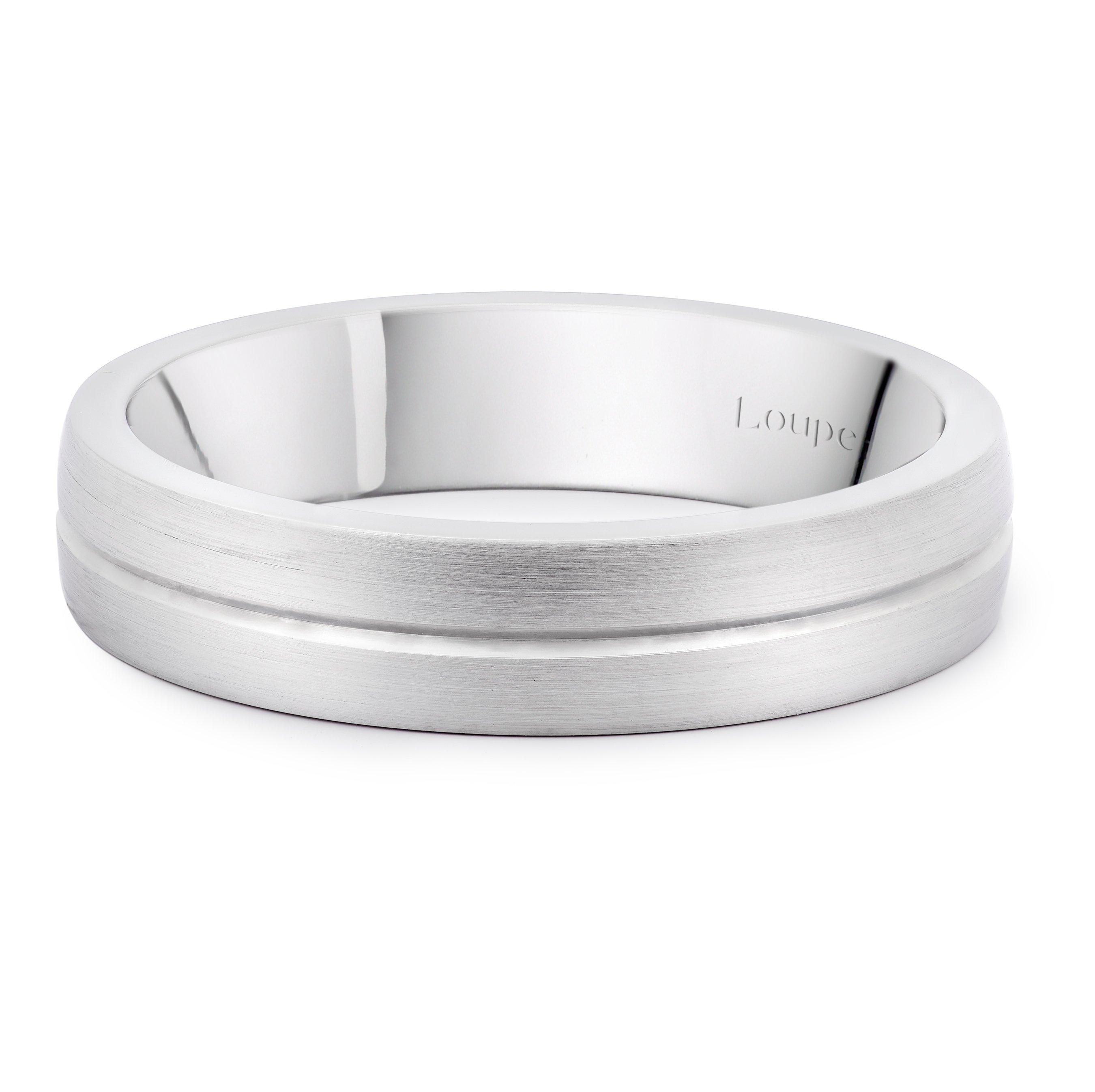 Loupe Icons Patterned Wedding Ring in Platinum